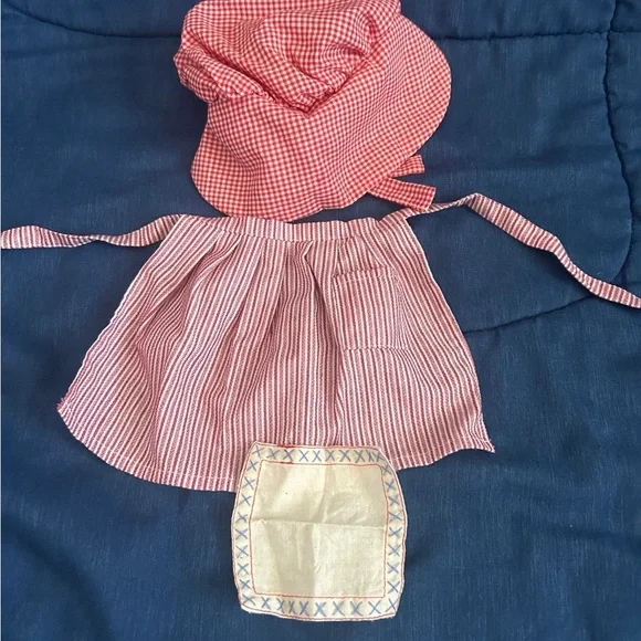 American Girl Kirsten Meet Apron, Spoon Bag, Spoon, Bonnet, Stockings, Boots - Picture 4 of 11